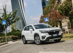 Suzuki presenta la nuova S-CROSS Hybrid 1.5 140V