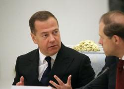Referendum Donbass, Medvedev rilancia: “Pronti a usare l’atomica per difenderlo”