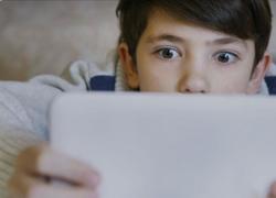 Bambini e pornografia, il peso di due anni di pandemia Covid sui più piccoli: l'appello di una madre