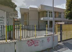 Napoli, professore trovato morto nel cortile della scuola: forse una nota il movente