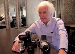 Addio a Douglas Kirkland, il fotografo delle dive
