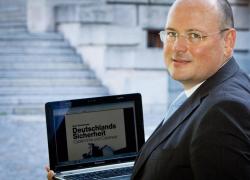 Germania, licenziato capo della cybersicurezza: "Ha contatti con gli 007 russi"