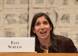 Elly Schlein, nuovo volto della sinistra, è il più perfetto prodotto dal laboratorio radical-chic: bisessuale, amazzone Lgbtq ed ebrea