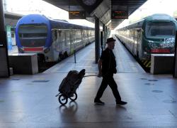 Sciopero treni e bus 10 ottobre 2022 in Toscana, a Napoli e a Catania: orari e motivazioni