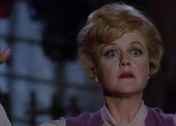 Pomi d'ottone e manici di scopa, quando Angela Lansbury era la strega migliore di sempre - VIDEO