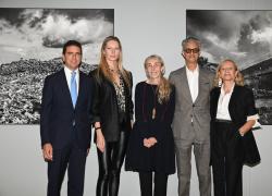 “The Witness”, la mostra fotografica di Max Vadukul tra sostenibilità e cambiamento climatico organizzata da Giovanni Bozzetti. – LA GALLERY-