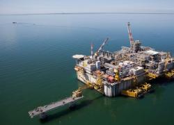 Rigassificatore Piombino in alto mare: Regione Toscana dà via libera, ma sindaco si rivolge al Tar