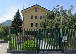 Asso (Como), carabiniere spara e uccide il suo comandante e si barrica in caserma