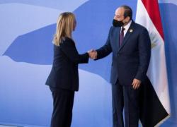 Cop27 sul clima, Meloni stringe la mano ad al-Sisi: come altri 2 premier e 2 presidenti della Repubblica italiana