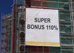 Superbonus, la bocciatura di Oxford economics: "Peggiore misura fiscale degli ultimi 10 anni, gonfierà il debito pubblico italiano"