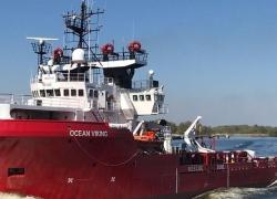 Migranti, la Francia sospende l'accoglienza di 3.500 rifugiati dall'Italia. Poi ordina: "Anche altri Paesi Ue facciano così"