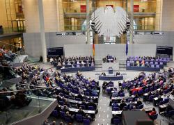 Germania, Rdc “über alles”: sussidio di 502 euro al mese per stare a casa. Il Bundestag approva