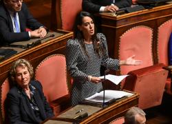 Montecitorio, largo ai neonati: le deputate potranno allattare 