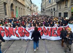 No Meloni day, 100mila studenti in 35 piazze: “No alla scuola del merito”. Intanto allungano il weekend