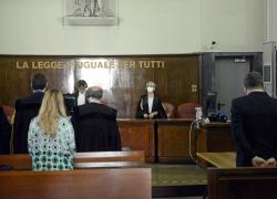 L'ex sindacalista Cisl Raffaele Meola assolto dall'accusa di violenza sessuale su una hostess, il giudice: "Lei ha reagito dopo 20 secondi, troppi"