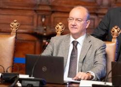 Scuola, il M5S prova a cancellare il "merito" dall’istruzione, ma viene respinto dal Terzo polo che vota con la maggioranza