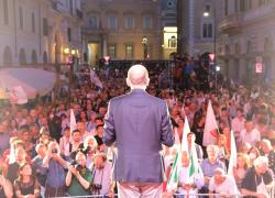 Manovra, Letta (Pd): “Iniqua e inadeguata”. Il 17 dicembre dem in piazza per difendere chi sta sul divano col Rdc