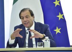 Bonus Natale, approvato l'emendamento dal governo, 100€ per famiglie anche monogenitoriali con figli a carico, escluse coppie di fatto