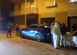 Omicidio Macerata, uccide la madre a colpi di forbice e tenta di dare fuoco al corpo senza vita