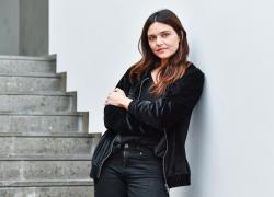 Elisa Fuksas, la conversione a 40 anni dopo la malattia. Il racconto