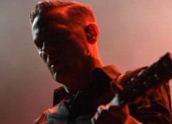Bryan Adams: "Sesso? Dovrei farlo 27 volte al giorno per una prostata sana"