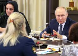 Ucraina, Putin: "Cresce la minaccia di una guerra nucleare". E ammette: "Conflitto sarà lungo"