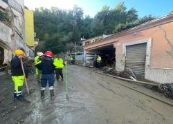 Ischia, allerta meteo arancione da mezzanotte. Pericolo nuove frane sull'isola