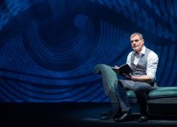 Stefano Massini, si annuncia il tutto esaurito al Teatro della Pergola 