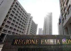 Emilia-Romagna, la Lega propone test di fertilità ai 26enni. Pd e M5s: “Aberrante”