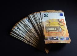 Tetto al contante, ridurlo al minimo non aiuterà a combattere l'evasione fiscale: l'Ue applichi delle riforme