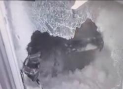 Tempesta artica negli Usa, a Buffalo negozio di liquori scassinato e derubato  - VIDEO