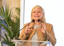 Regionali Lazio, il M5s candida la giornalista Rai Donatella Bianchi. Correrà contro Rocca (cdx) e D'Amato (PD)