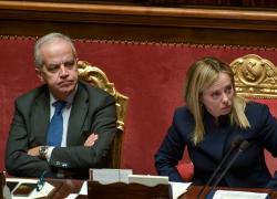 Decreto sicurezza, pronto il via libera: sul tavolo nuova stretta alle Ong, divieto di cellulare per i bulli