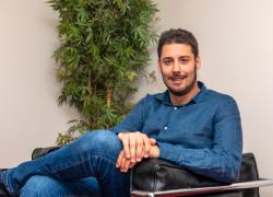 Luca Toccalini, chi è: curriculum, fidanzata, stipendio e Instagram del politico