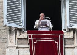 Papa Francesco, dimissioni dall'ospedale nei prossimi giorni. Appello del pontefice all'Onu "Solo la pace è giusta"