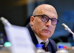Qatargate, Cozzolino rifiuta l'immunità parlamentare: "Bruxelles ha un sistema della giustizia inquisitorio"