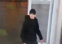 Turista accoltellata a Roma Termini, arrestato aggressore a Milano. Riconosciuto da carabiniere fuori servizio
