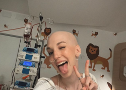 Elena Huelva, morta a 20 anni l'influencer spagnola: raccontava sui social la sua lotta contro il cancro