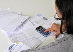 Facile.it, bollette: il 2022 si chiude con aumento di 1.340 euro in più a famiglia (+76%)
