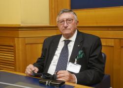 Giulio Tarro: "Che fine ha fatto la Commissione d'Inchiesta sul Covid? I vaccini hanno provocato lo sviluppo di varianti del virus"
