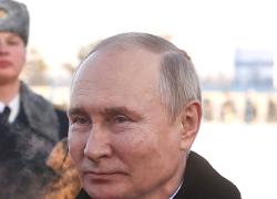 Guerra in Ucraina, Putin ordina tregua per Natale Ortodosso. Kiev: "Cinica trappola”, anche Biden scettico