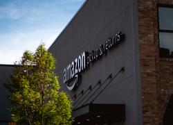 Amazon, licenziamenti per 18mila dipendenti, il 5% della forza lavoro negli uffici