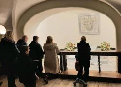 Ratzinger, aperte le Grotte vaticane per omaggio alla tomba del Papa Emerito