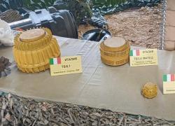 Mine italiane disinnescate in Ucraina, l'ambasciata russa a Roma denuncia. Crosetto: "Basta con le fake news"