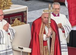 Vescovi tedeschi contro il Papa: opuscolo pro coppie gay e celibato. Monsignor Georg: "Rischio scisma"