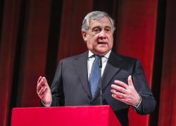 Armi all'Ucraina, Tajani smentisce il dietrofront: "Nessuna frenata sulla consegna dello scudo anti-aereo"