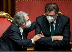Accise, Giorgetti: "Tagli se i prezzi risaliranno". In sua difesa arriva Brunetta (ex di Draghi): "Bene così"