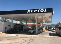 Caro benzina, anche la Spagna non rinnova il taglio delle accise: i prezzi aumentano del 17%