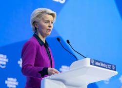 Davos, Von Der Leyen lancia il Piano per il Green Deal e rassicura l'Ucraina: "L'Europa è con voi"