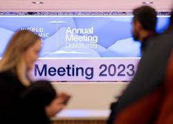 WEF Davos 2023: spunta lo spettro della recessione. Ma in Italia si può parlare solo di “frenata”